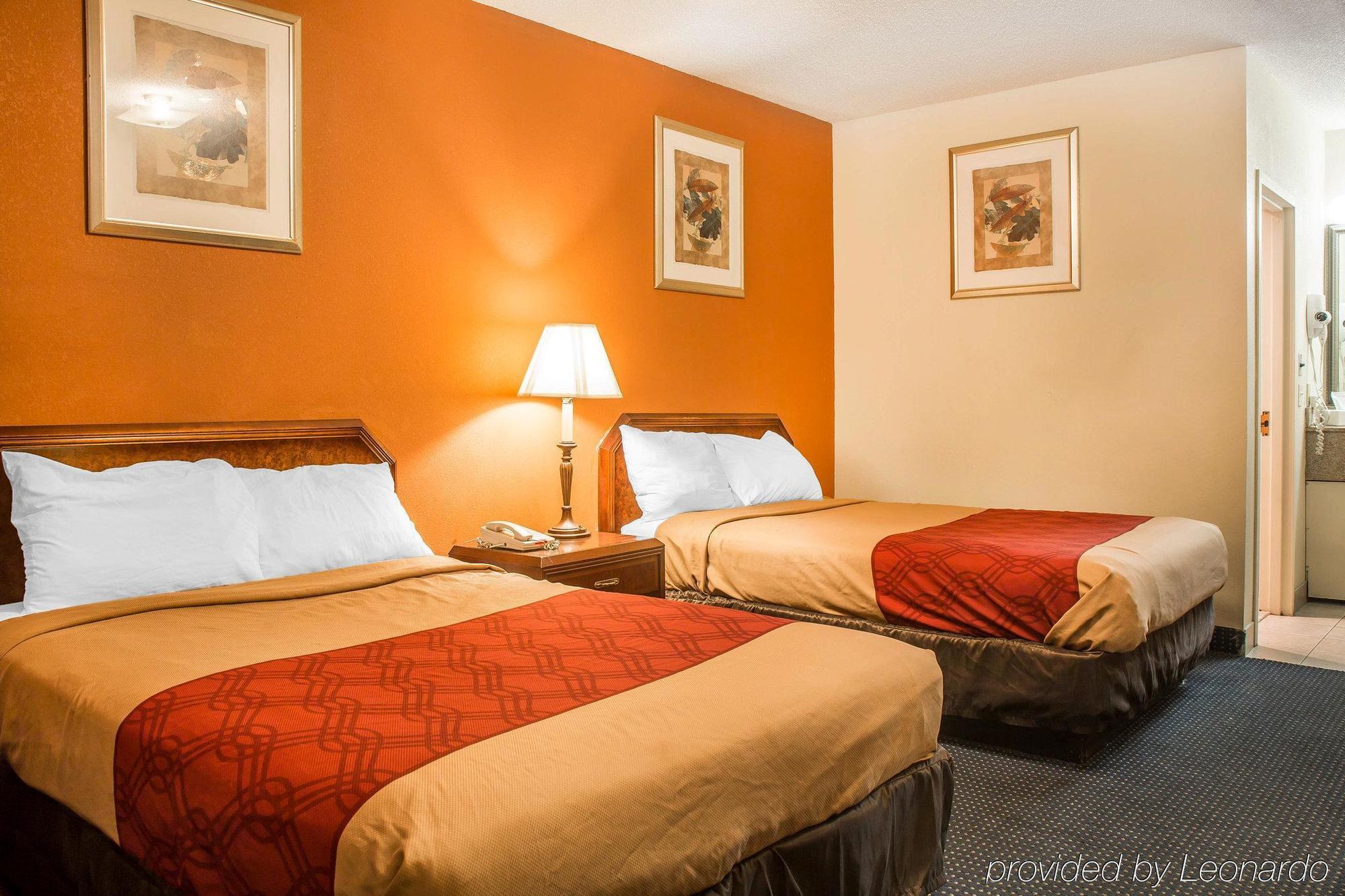 Red Carpet Inn Norwalk Ngoại thất bức ảnh