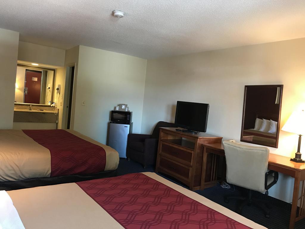 Red Carpet Inn Norwalk Ngoại thất bức ảnh