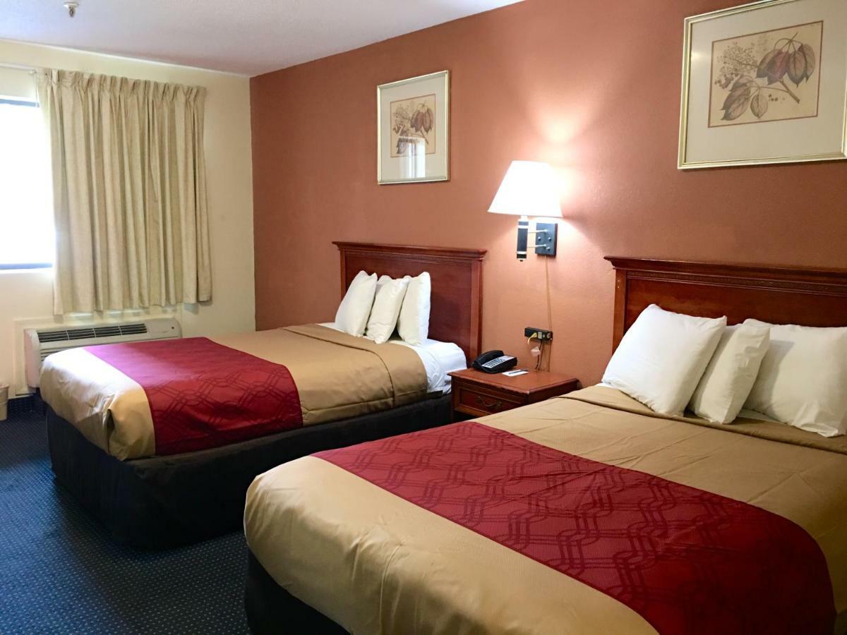 Red Carpet Inn Norwalk Ngoại thất bức ảnh
